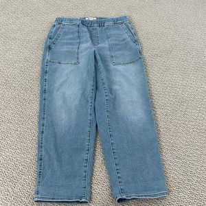 Womens Madewell pull on relaxed denim.